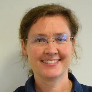 Head and shoulders photo of Helen Davies.