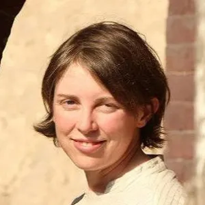 Head and shoulders photo of Alice Carr.