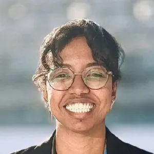 Head and shoulders photo of Lina Yassin.