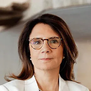 Head and shoulders photo of Ana Toni.