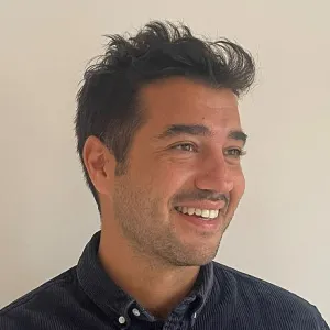 Head and shoulders photo of Alex Kennedy.