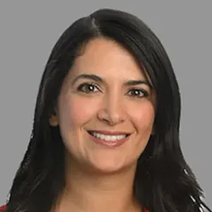 Head and shoulders photo of Ruth Lux.